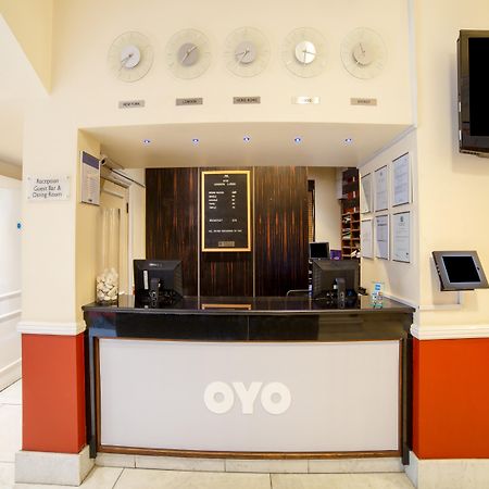 ホテル Oyo London Luton ルートン エクステリア 写真