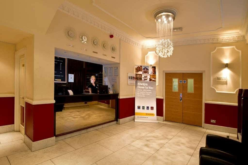 ホテル Oyo London Luton ルートン エクステリア 写真
